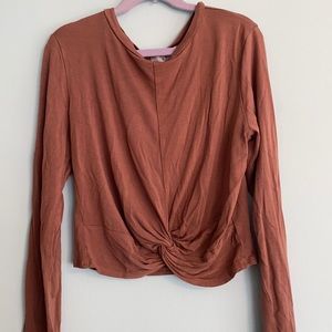 twist front long sleeve crop top